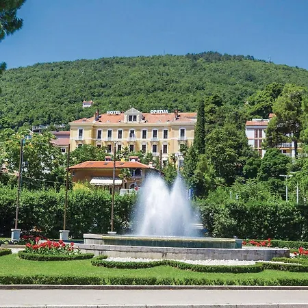Incanto Apartment *